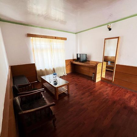 Hotel Lumbini Лех Екстериор снимка