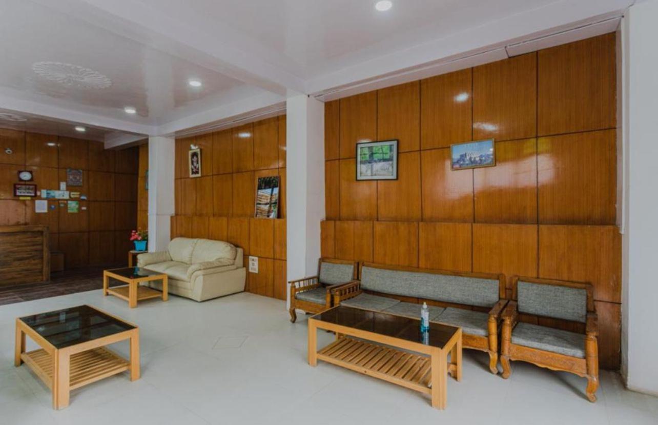 Hotel Lumbini Лех Екстериор снимка